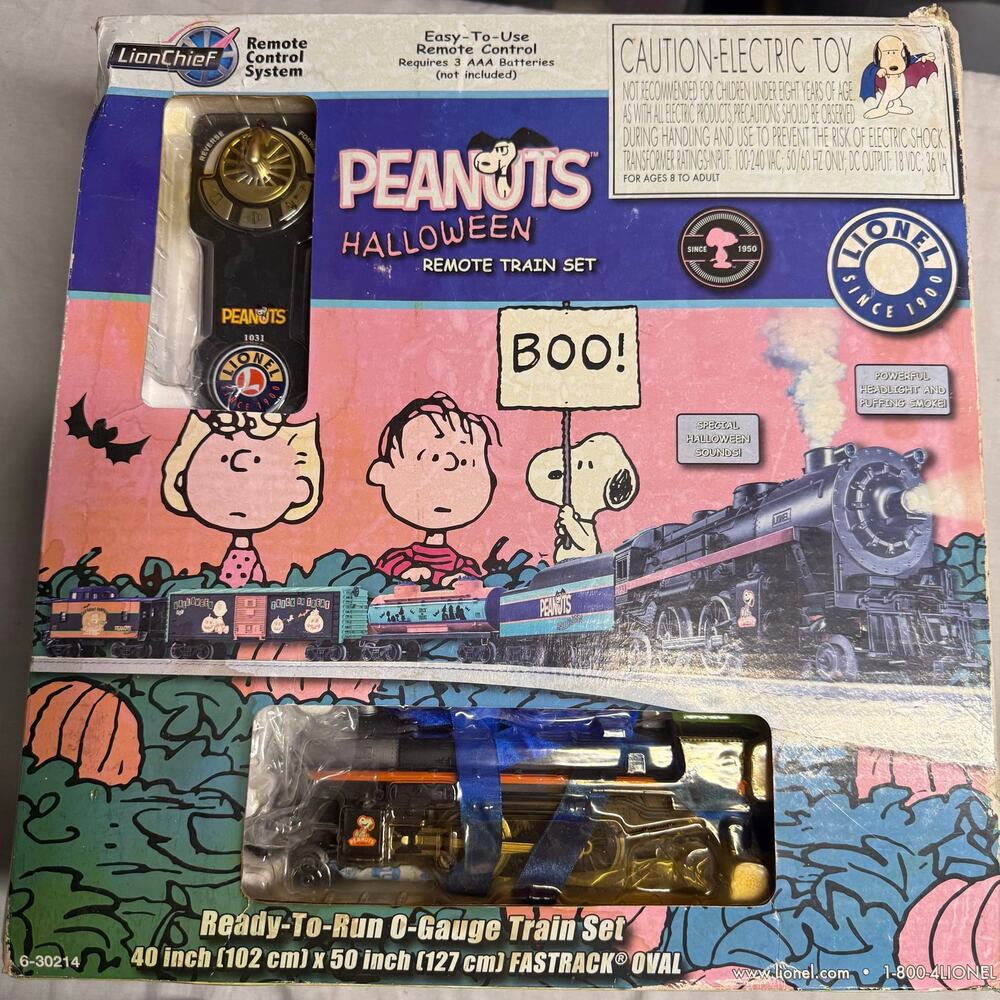 Lionel 6-30214 Peanuts® Halloween LionChief Remote Control Train Set